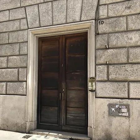 Bed & Breakfast - Monti 4*